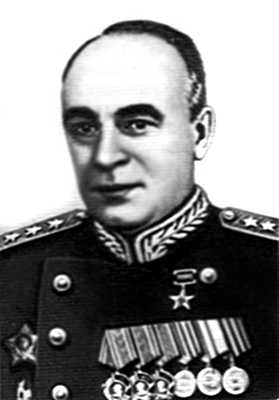 Берия, последний рыцарь Сталина i_032.jpg