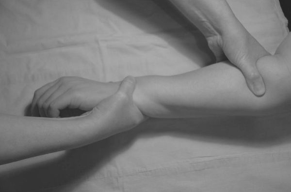 Экстренная помощь при травмах, болевых шоках и воспалениях. Опыт работы в чрезвычайных ситуациях _118f.jpg