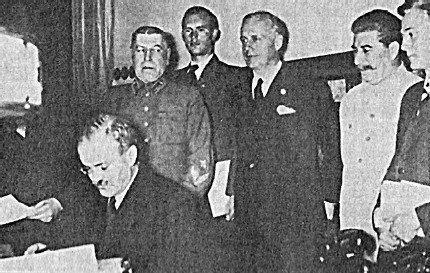 Кто заставил Гитлера напасть на Сталина i_025.jpg