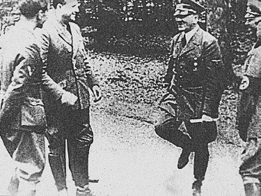 Кто заставил Гитлера напасть на Сталина i_032.jpg