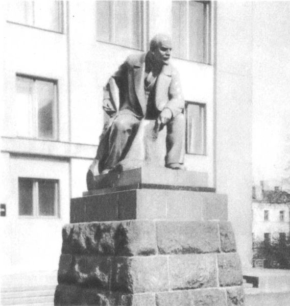 С путеводителем по Москве i_012.jpg