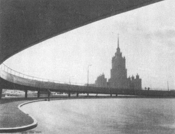 С путеводителем по Москве i_054.jpg