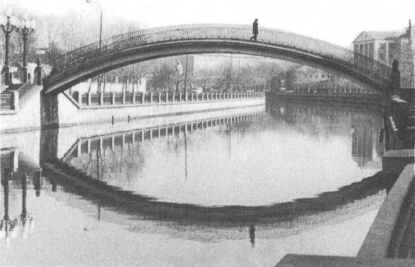 С путеводителем по Москве i_058.jpg