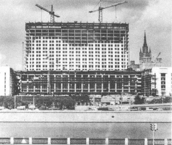С путеводителем по Москве i_059.jpg