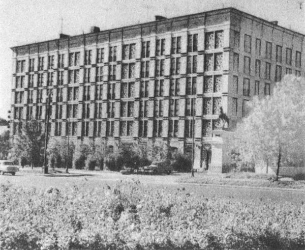 С путеводителем по Москве i_061.jpg