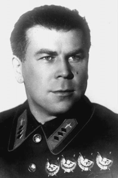 1937 год: Элита Красной Армии на Голгофе i_047.jpg