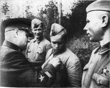 Полководцы и военачальники Великой Отечественной. (Выпуск 3) i_021.jpg