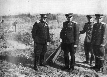 Полководцы и военачальники Великой Отечественной. (Выпуск 3) i_025.jpg