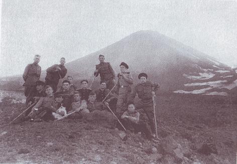 Неизвестные Стругацкие: Письма. Рабочие дневники. 1942-1962 г.г. i_003.jpg