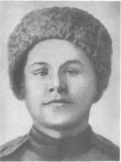 У Кремлевской стены (сборник) i_009.jpg