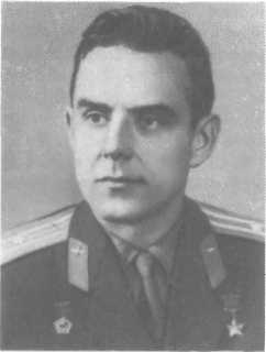 У Кремлевской стены (сборник) i_169.jpg