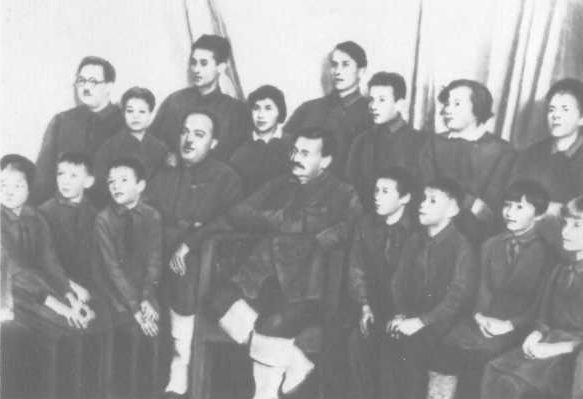 О Вячеславе Менжинском. Воспоминания, очерки, статьи i_033.jpg