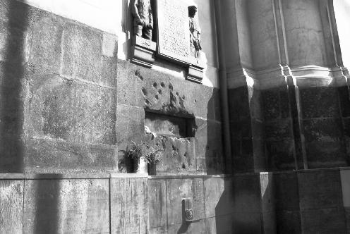 Гибель на рассвете.Подлинная история убийства Гейдриха KriptakafedralnogosoborasvjatyhKirillaiMefodija_2.jpg