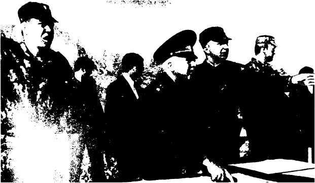 Ельцин и его генералы image41.jpg