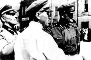 Белоэмигранты между звездой и свастикой. Судьбы белогвардейцев i_030.jpg