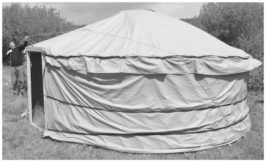 The Complete Survival Shelters Handbook: A Step-by-Step Guide to Building Life-saving Structures for Every Climate and Wilderness Situation  _207.jpg