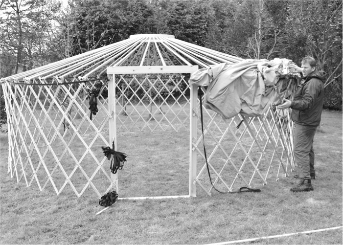 The Complete Survival Shelters Handbook: A Step-by-Step Guide to Building Life-saving Structures for Every Climate and Wilderness Situation  _280.jpg