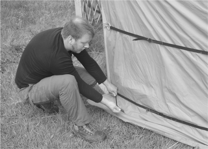 The Complete Survival Shelters Handbook: A Step-by-Step Guide to Building Life-saving Structures for Every Climate and Wilderness Situation  _289.jpg