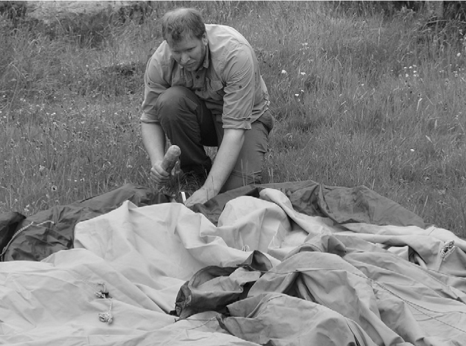 The Complete Survival Shelters Handbook: A Step-by-Step Guide to Building Life-saving Structures for Every Climate and Wilderness Situation  _331.jpg