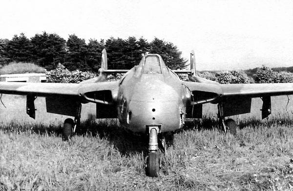 Истребитель Де Хэвилленд «Вампир» i_031.jpg