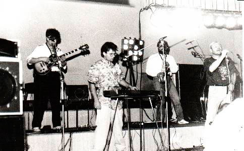 Популярная музыка в Ленинграде – Петербурге. 1965–2005. Том 1 i_043.jpg