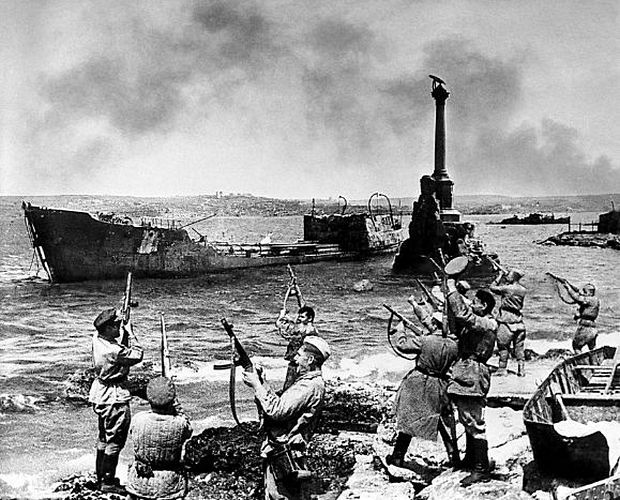 Детская книга войны - Дневники 1941-1945 Vmae1944godaKrym.jpg