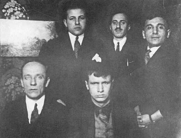 Таков мой век i_044.jpg