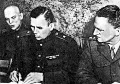 Информаторы Сталина. Неизвестные операции советской военной разведки. 1944-1945 i_039.jpg
