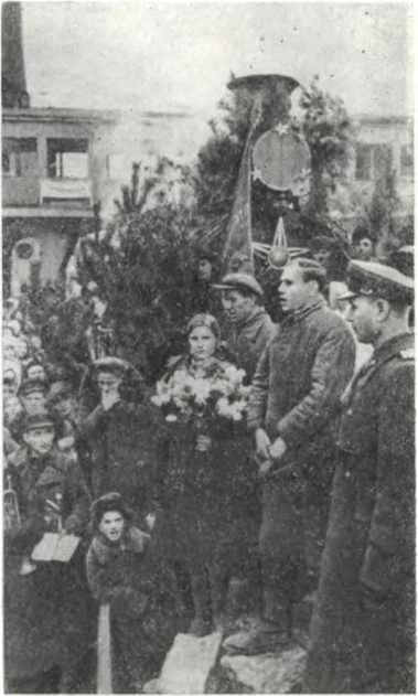 История Украинской ССР в десяти томах. Том восьмой img_181.jpg
