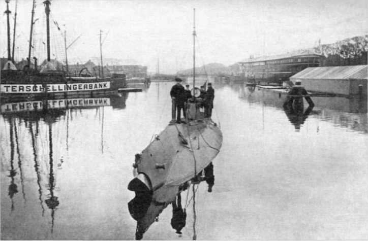 История подводных лодок 1624-1904 i_246.png