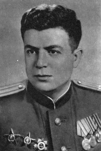 Юность уходит в бой _2.jpg