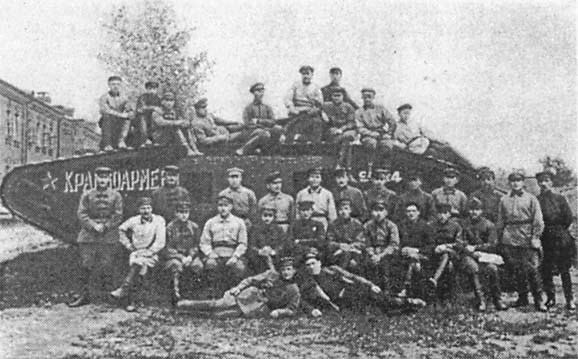 Крепости на колесах: История бронепоездов i_078.jpg
