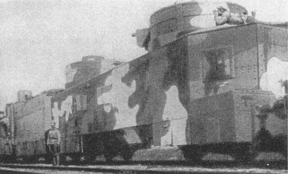 Крепости на колесах: История бронепоездов i_079.jpg