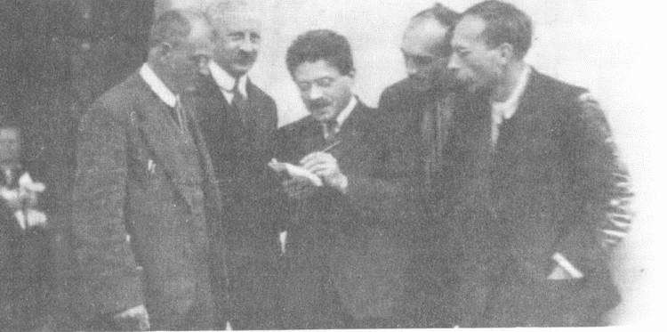 Сталин и бомба. Советский Союз и атомная энергия. 1939-1956 i_005.jpg