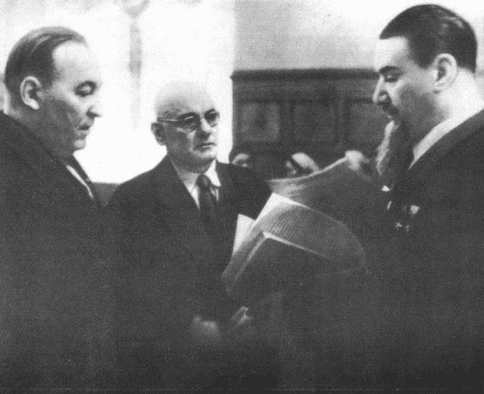 Сталин и бомба. Советский Союз и атомная энергия. 1939-1956 i_035.jpg