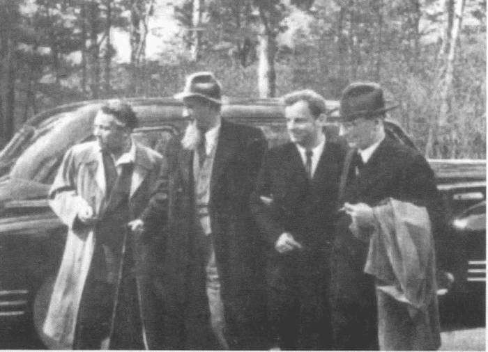 Сталин и бомба. Советский Союз и атомная энергия. 1939-1956 i_043.jpg