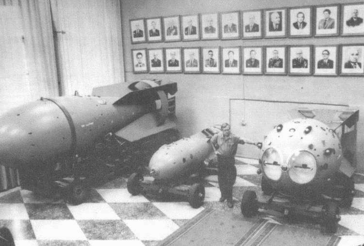 Сталин и бомба. Советский Союз и атомная энергия. 1939-1956 i_046.jpg