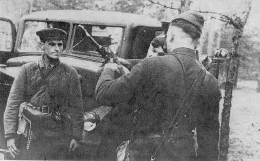 Партизаны принимают бой i_047.jpg