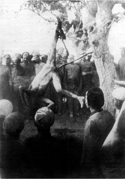 Смертная казнь. История и виды высшей меры наказания от начала времен до наших дней i_052.jpg