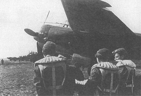 Черный крест и красная звезда. Воздушная война над Россией. 1941–1944 i_054.jpg