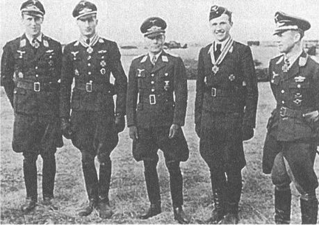 Черный крест и красная звезда. Воздушная война над Россией. 1941–1944 i_068.jpg