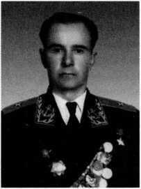 Адмиралы и генералы Военно-морского флота СССР: 1946-1960 _262.jpg