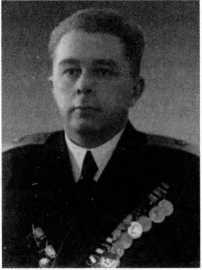 Адмиралы и генералы Военно-морского флота СССР: 1946-1960 _266.jpg