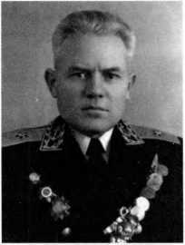 Адмиралы и генералы Военно-морского флота СССР: 1946-1960 _375.jpg
