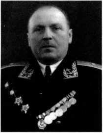 Адмиралы и генералы Военно-морского флота СССР: 1946-1960 _383.jpg