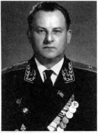 Адмиралы и генералы Военно-морского флота СССР: 1946-1960 _427.jpg