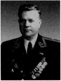Адмиралы и генералы Военно-морского флота СССР: 1946-1960 _490.jpg