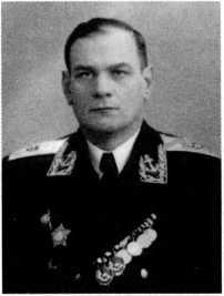 Адмиралы и генералы Военно-морского флота СССР: 1946-1960 _152.jpg