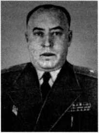 Адмиралы и генералы Военно-морского флота СССР: 1946-1960 _187.jpg
