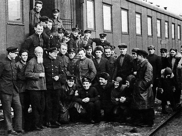 «Дирежаблестрой» на Долгопрудной: 1934-й, один год из жизни _25pribytievovladivostok2goehshelonadirizhablestroja19340322.jpg